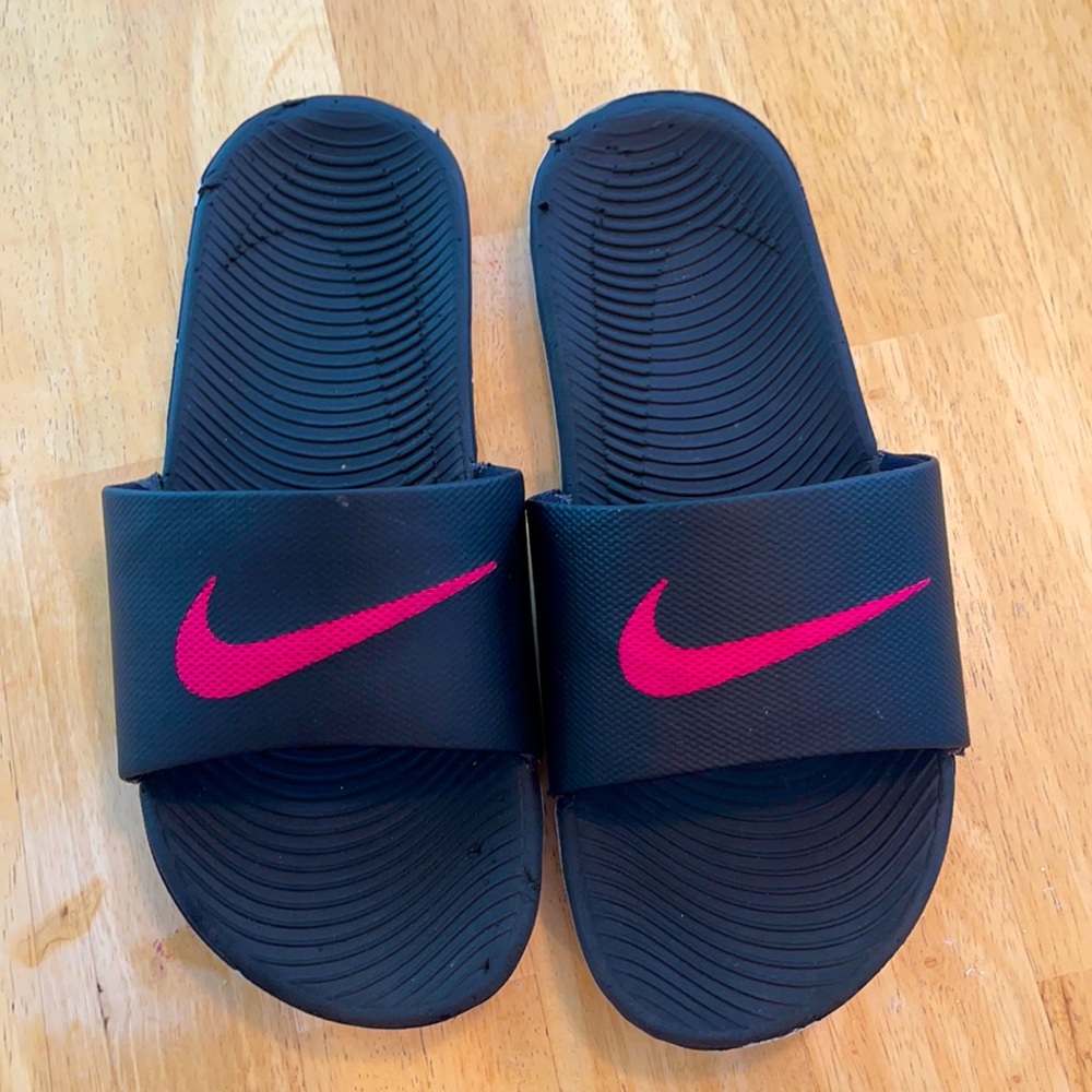 Nike Slides (men or women)